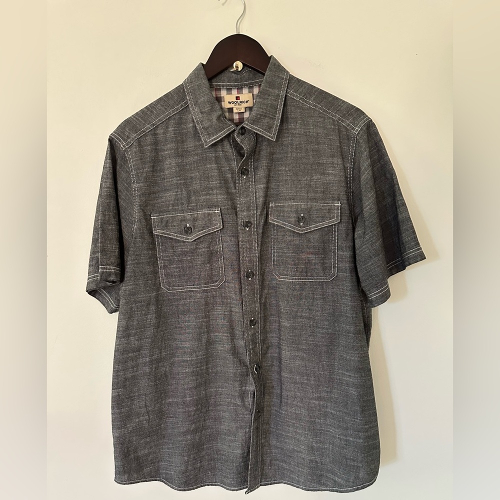 Woolrich Short Sleeve Button-Down Shirt in Charcoal Gray size L